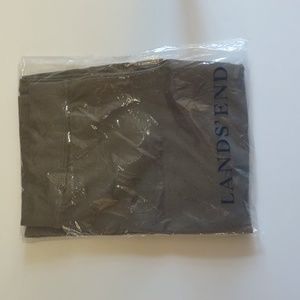 Lands End women's starfish refined pant. Size medium in Brown. Made in Cambodia